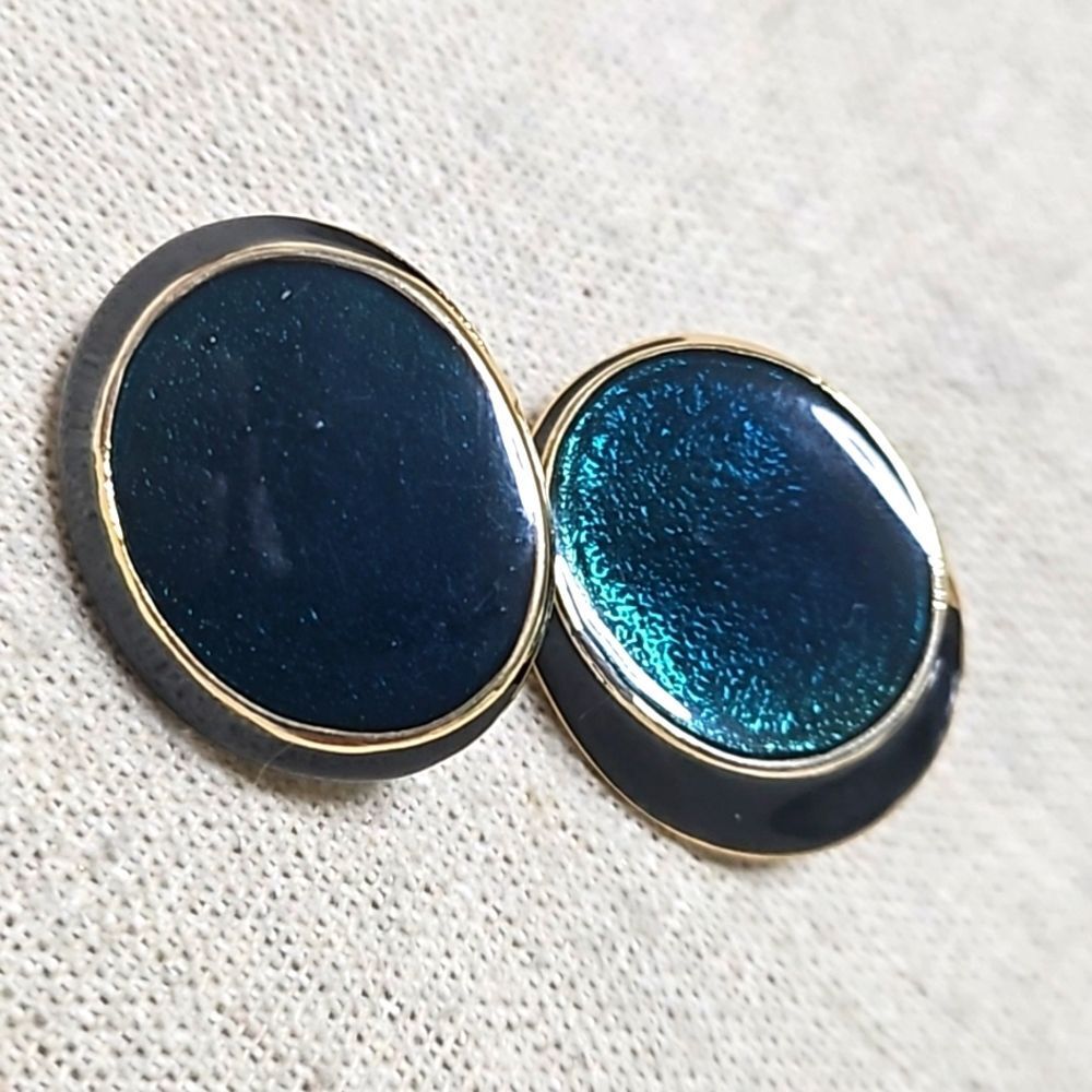 Vintage 70s Iridescent Oil Slick Peacock Oval Shimmer Clip-on Earrings
